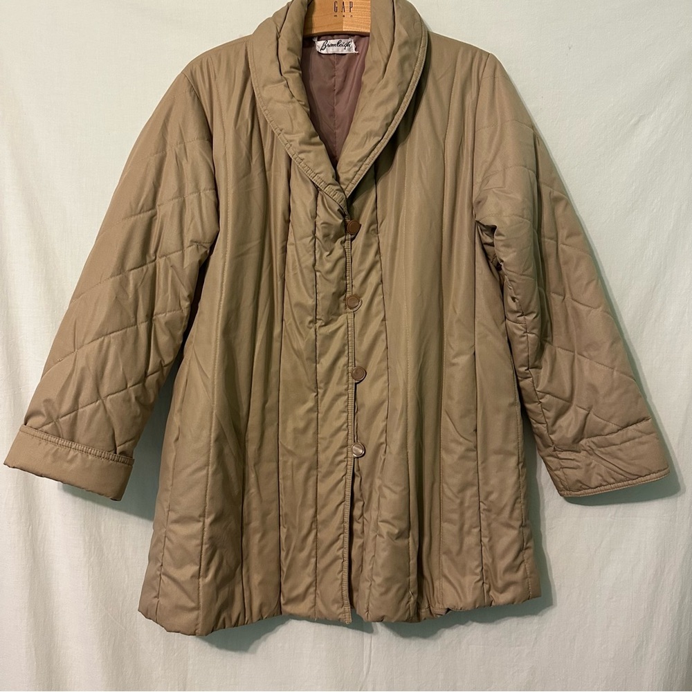 Bromleigh Vintage Women’s Beige Quilted Button Lined Coat Size Large XL Preowned